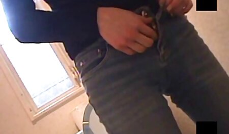 Patronne donne arabe film porn une pipe subordonnée à un homme dans la cuisine