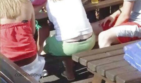 Le sex movie arabe mari filme sa femme en train de prendre une jeune bite.