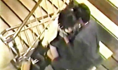 Brunette aux petits seins baise famme arabe xxx une grosse bite