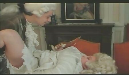 Énorme bite porno fananat baise et gape poussin blanc