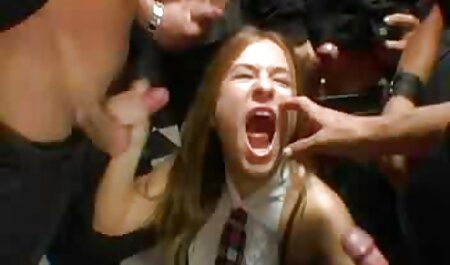 Brunette se baise avec un xxl film arabe gode dur