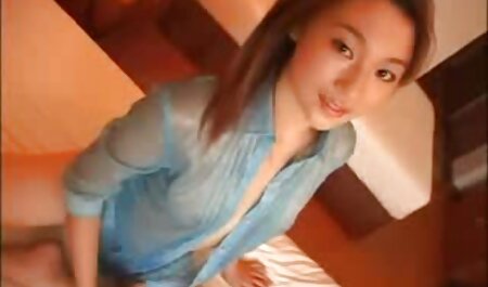 BRO a attrapé la petite soeur porno arabe classic LUCY et séduit à la baise anale