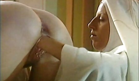 écolière topheavy avec une culotte blanche bates pour ses porno six hijab fans