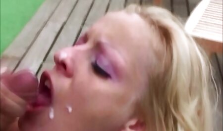 La blonde chaude Maggie Green suce porno arab en direct une bite et la traite!